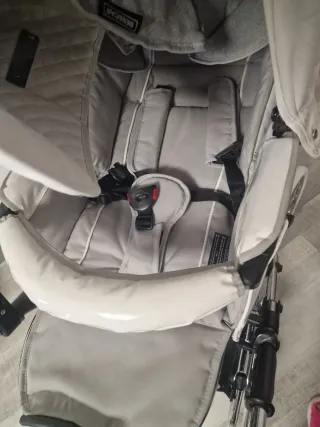 Carrinho de bebé Bébécar branco