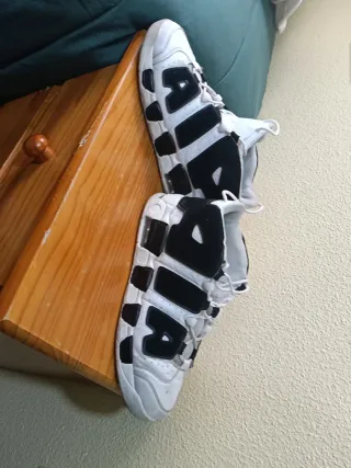 Nike Air More Uptempo Blancos y Negros