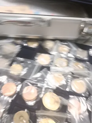 Colección de monedas y billetes