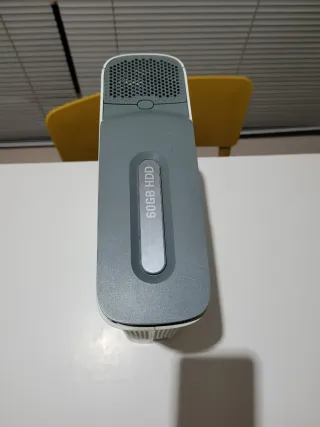 Xbox 360 Blanca + 2 Mandos + 4 Juegos