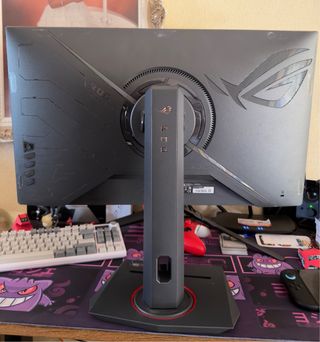 Monitor ASUS ROG Strix 27 pulg, 2560x1440, 180 Hz.