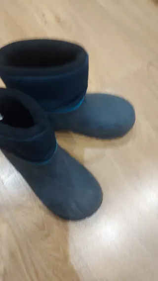 Manoplas, chaqueta polar y botas