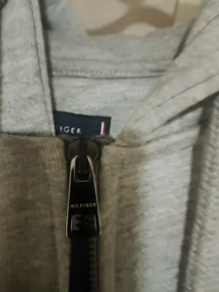 Casaco Tommy Hilfiger Cinza com Fecho