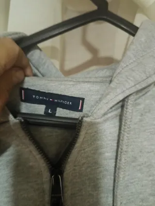 Casaco Tommy Hilfiger Cinza com Fecho