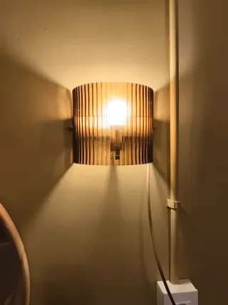 Lámpara de pared de cristal ámbar