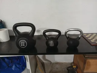 Pesa rusa Kettlebell 20 kg de 12kg y de 6 Kg
