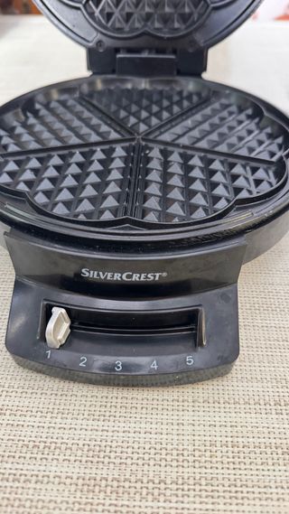 SilverCrest Crepera Corazón negra