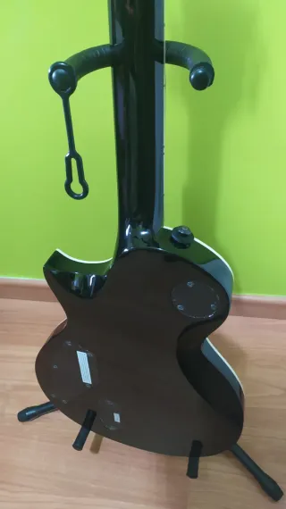 Guitarra LTD EC-401 Negra