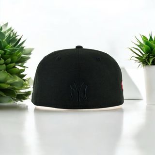 Gorra New Era 59FIFTY Yankees Negra con Llamas