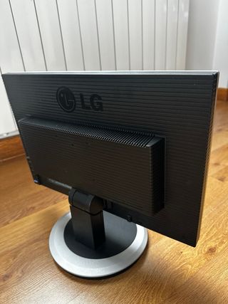 Monitor LG 19 Plata y Negro