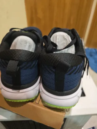 Zapatillas deportivas FitVille azules y verdes