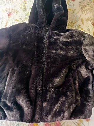 Cazadora bomber negra piel sintética