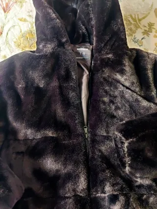 Cazadora bomber negra piel sintética