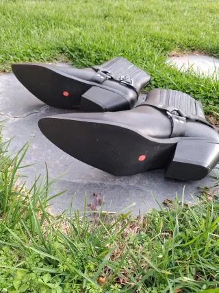 Botines tacón italiano negras