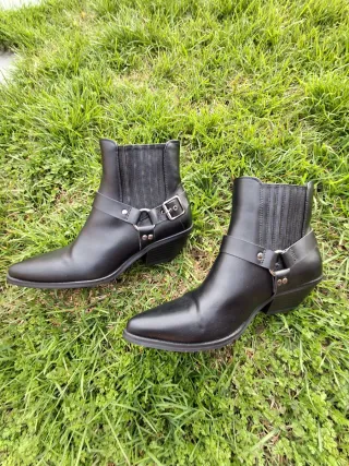 Botines tacón italiano negras