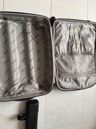 Maleta de cabina morada y plateada