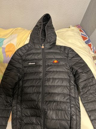Chaquetón acolchada Ellesse negra
