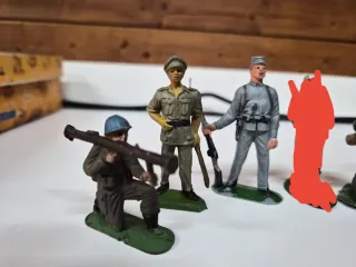 Lote 4 Figuras Jecsan + Ametralladora