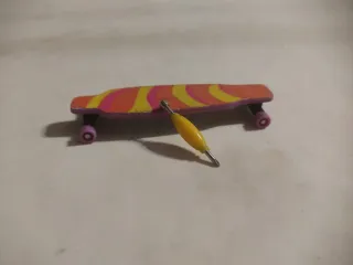 Mini monopatín decorado