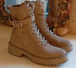 Stivaletti scamosciati beige n.38