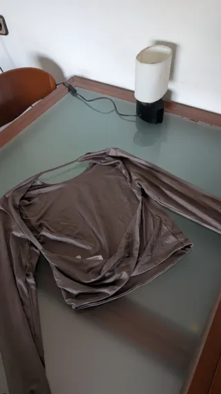 Top gris manga larga