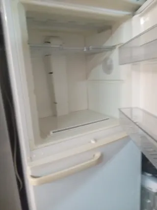 Nevera blanca con congelador