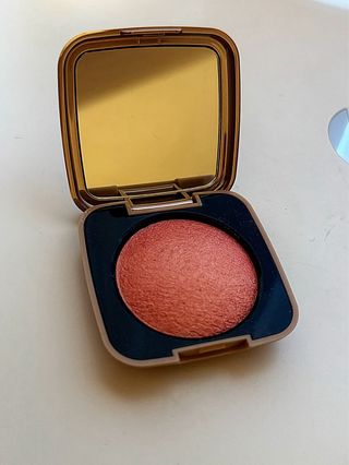 Colorete rosado brillante