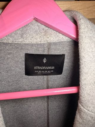 Chaqueta Stradivarius Gris