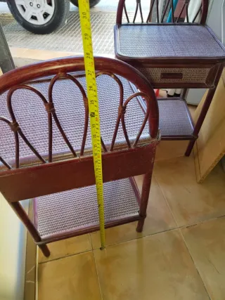 Mesitas de noche de ratán y madera