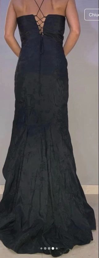 Abito lungo nero elegante da cerimonia