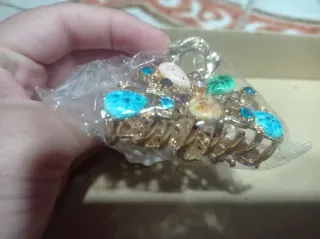 Pinza para el pelo con pedrería