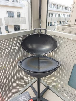 Barbacoa Eléctrica Grill Meister Negra usada.