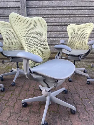5 Poltrone Herman Miller Mirra 2