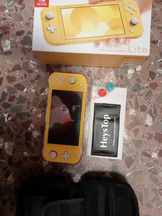 Nintendo Switch Lite Amarilla