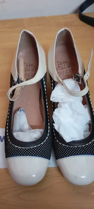 Zapatos tacón Nemonic negros y blancos