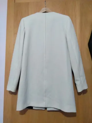 Abrigo de vestir crema