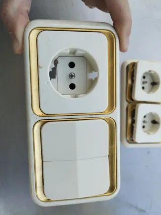 Doble interruptor, Enchufes Simon 75 Blanco Marfil