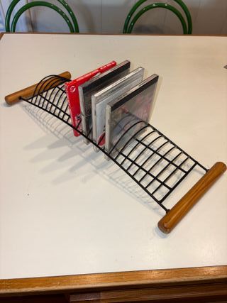 Porta CD in metallo e legno