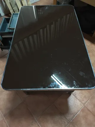Mesa de escritorio cristal y metal fuerte y