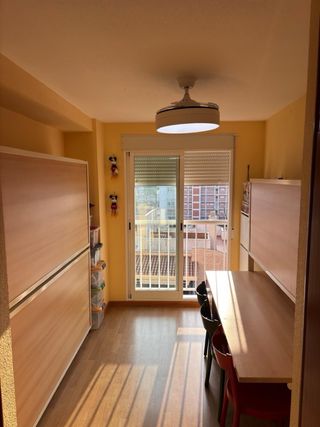 Se venden 3 literas + mesa de escritorio +3 sillas