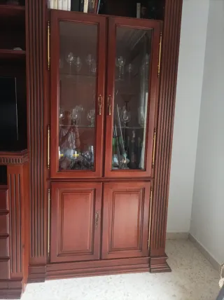 Mueble bar madera vitrina y cajones