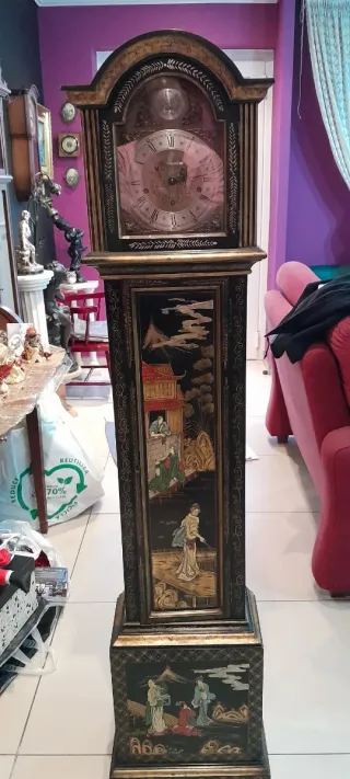 Orologio da terra antico decorato