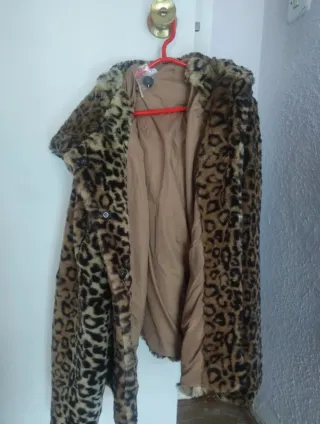 Abrigo pelo animal print