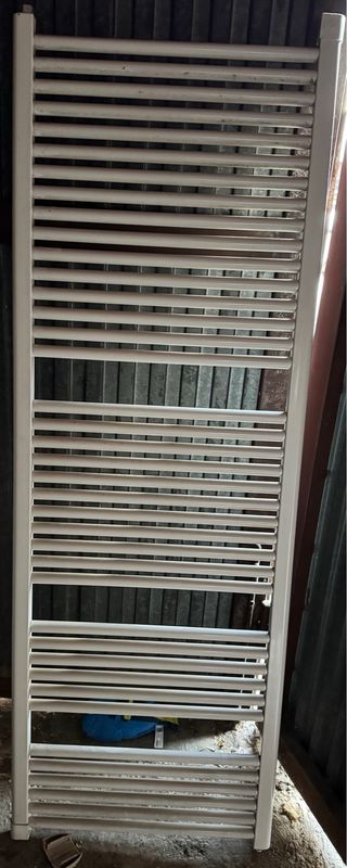 Toallero Baño Blanco sin estrenar medidas 1,70 al