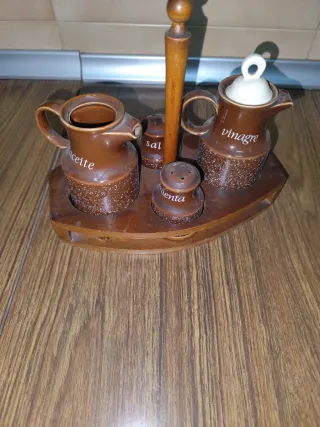 Set di erogatori per olio e aceto in ceramica e legno