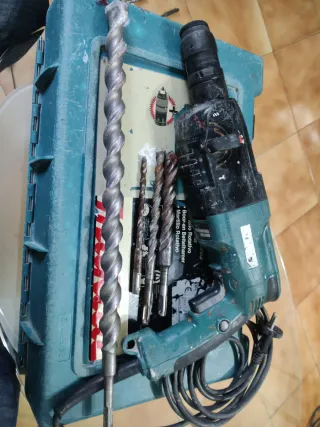 Martillo profesional MAKITA