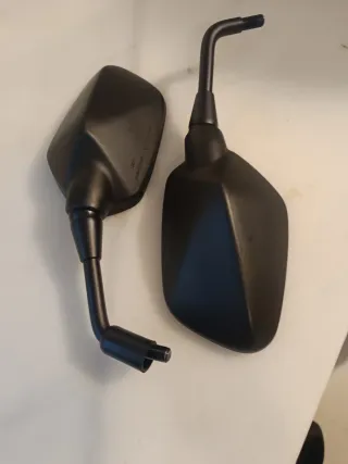 Retrovisores de moto.