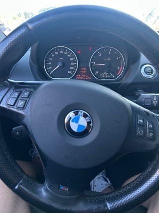 Se vende BMW 118d pack M, El coche va muy fino, si