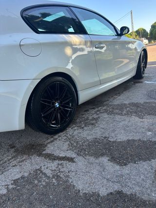 Se vende BMW 118d pack M, El coche va muy fino, si