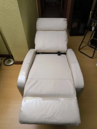 Sillón reclinable de masaje eléctrico Polipiel.